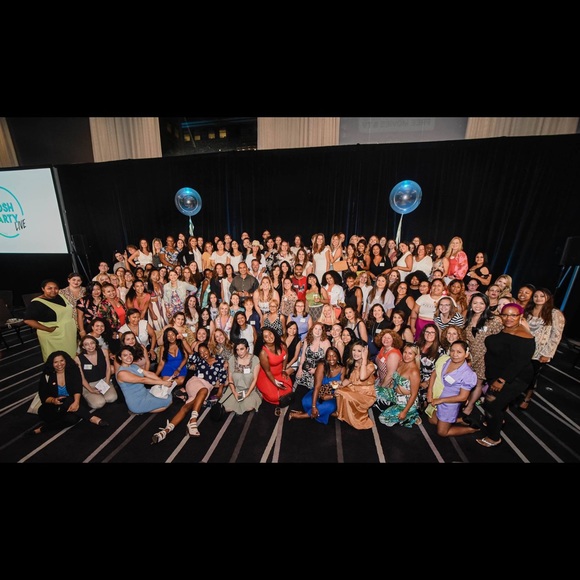 POSH PARTY LIVE @NYC!! What a Blast!! 😍♥️ - Picture 8 of 8